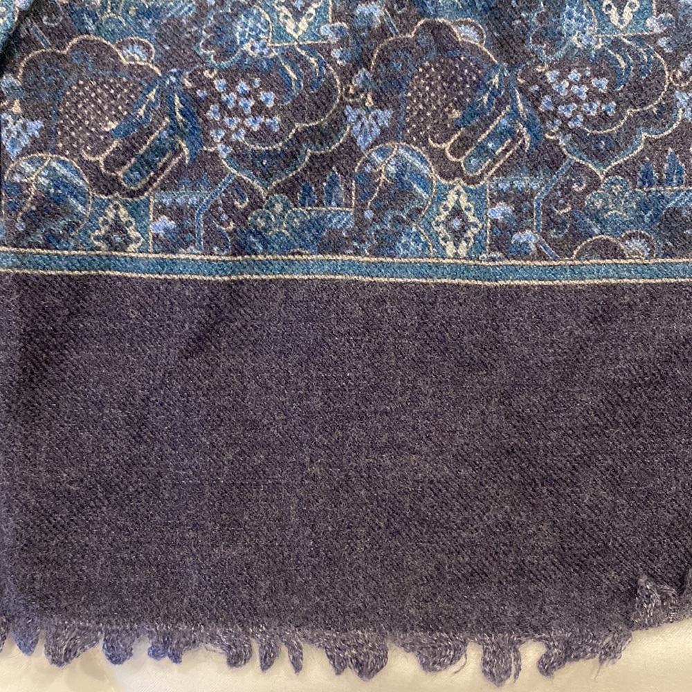 Ferragamo scarf - Picture 5 of 6